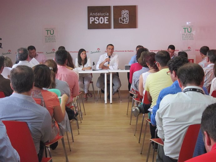 El secretario general del PSOE de Huelva, Ignacio Caraballo, en una reunión. 