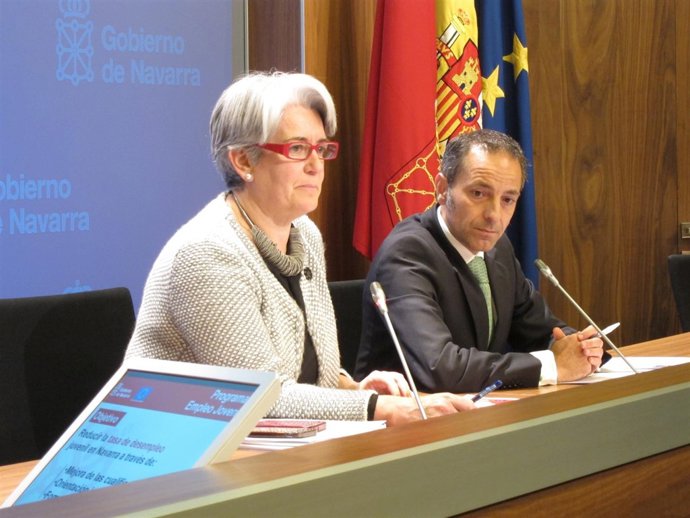 Los consejeros Lourdes Goicoechea y Juan Luis Sánchez de Muniáin.