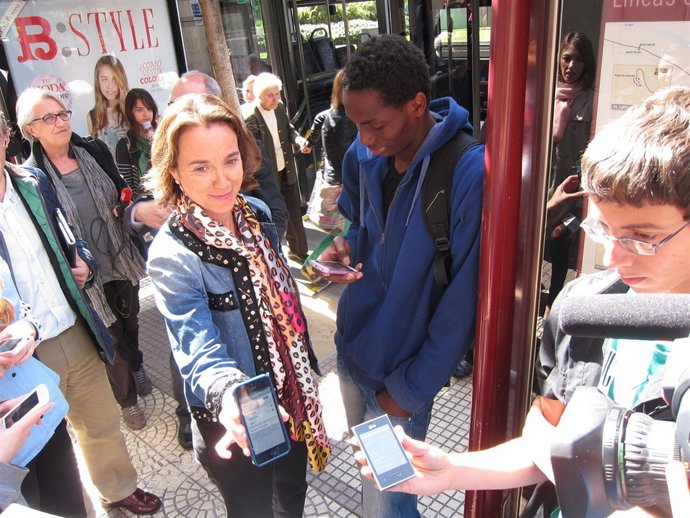 Gamarra muestra su móvil con el wifi 