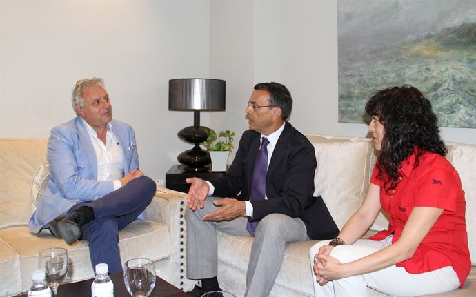 Ignacio Caraballo con el nuevo director del Festival de Cine Iberoamericano. 