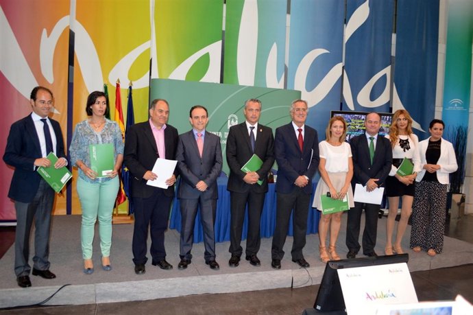 Entrega resolcuiones Centro comercial Abierto