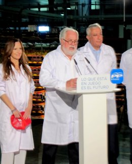 Arias Cañete, en un acto en Lora del Río