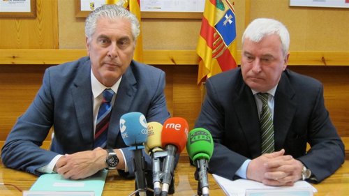 Antonio Suárez y Gustavo Alcalde, tras la Junta de Seguridad de Aragón
