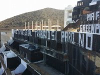 Vecinos de Carboneras se reúnen este jueves para pintar la 'i' de "hotel ilegal" y reividicar el Algarrobico