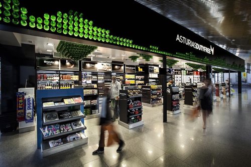 Tienda gestionada por World Duty Free en el Aeropuerto de Asturias