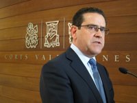 Bellver llama "antisistema" a los diputados de Compromís y les acusa de "querer reventar el sistema desde dentro"