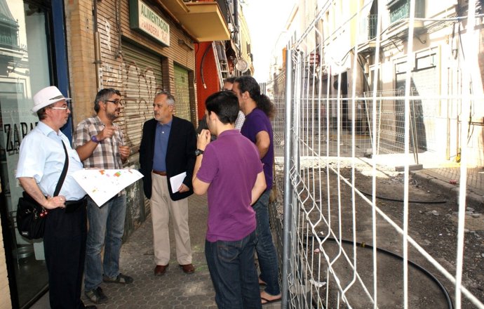 Visita de IU a las obras de la calle San Luis.