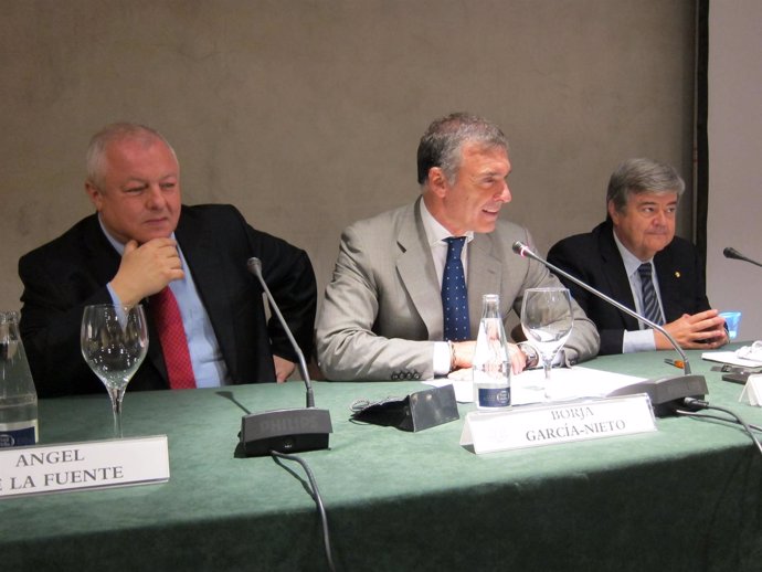 A.De la Fuente (CSIC) B.García-Nieto (C.Ecuestre) G.López Casasnovas (economista