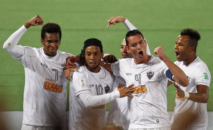 Ronaldinho celebra un gol en el Mundial de Clubes con el Atlético Mineiro