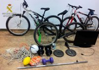 Un detenido como presunto autor de tres robos cometidos en una vivienda, un garaje y un instituto de Bolaños