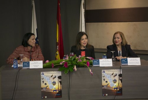 La consejera canaria de Sanidad, Brígida Mendoza, inaugura congreso de matronas