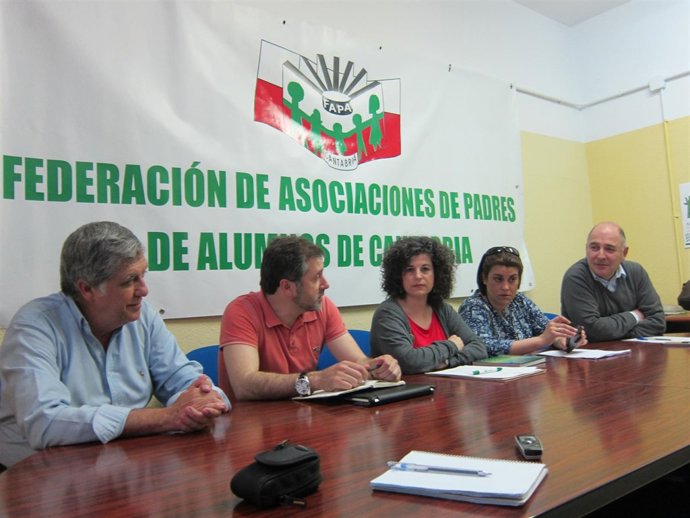 Rueda de prensa en la sede de la FAPA