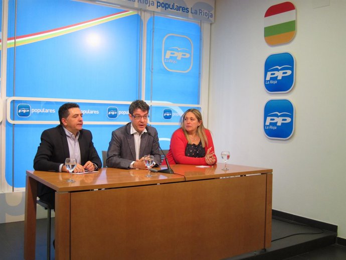 Alvaro Nadal, junto a Cuevas y Herranz