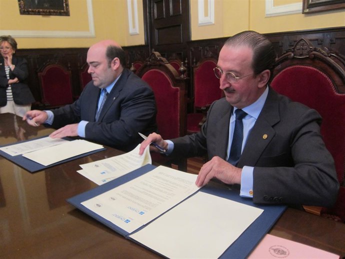 Firma del convenio. 