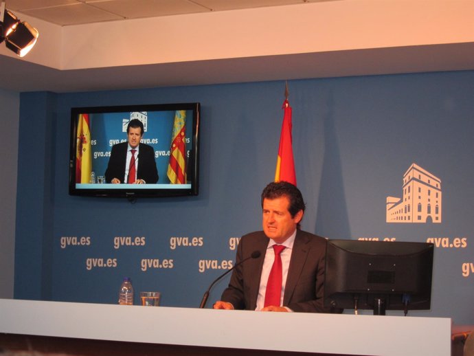 José Císcar en rueda de prensa tras el pleno del Consell