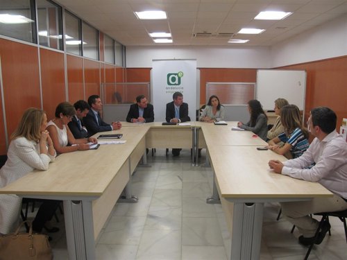 Reunión de la Junta con empresarios del mármol de Andalucía