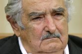 Foto: Mujica a una estudiante uruguaya: "Te daría un beso"