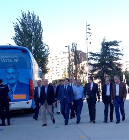 Líderes 'populares' a su entrada al mitin