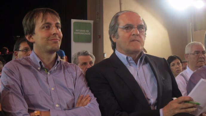 Javi López (PSC) y el exministro de Educación, Ángel Gabilondo, en un mitin