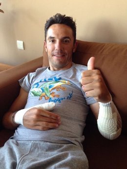 Purito Rodríguez, en su casa tras la caída del Giro 2014