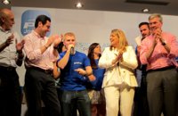 NNGG de Linares versiona una canción de Marc Anthony para Moreno, que la acoge como su nueva "sintonía de campaña"