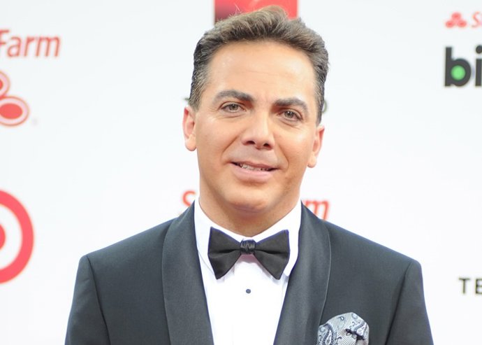 Cristian Castro confiesa que no es gay sino metrosexual