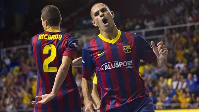 Fernandao y Aicardo celebran un gol del FC Barcelona