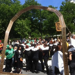 Performance en defdensa de la Educación Artística