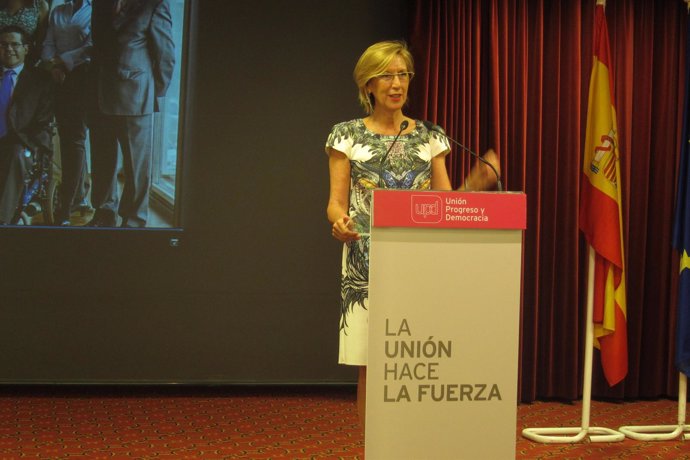 La líder de UPyD, Rosa Díez, en un acto en Sevilla