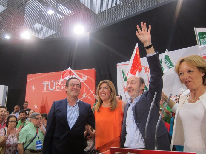 José Bono, Susana Díaz y Alfredo Pérez Rubalcaba en un mitin en Almería