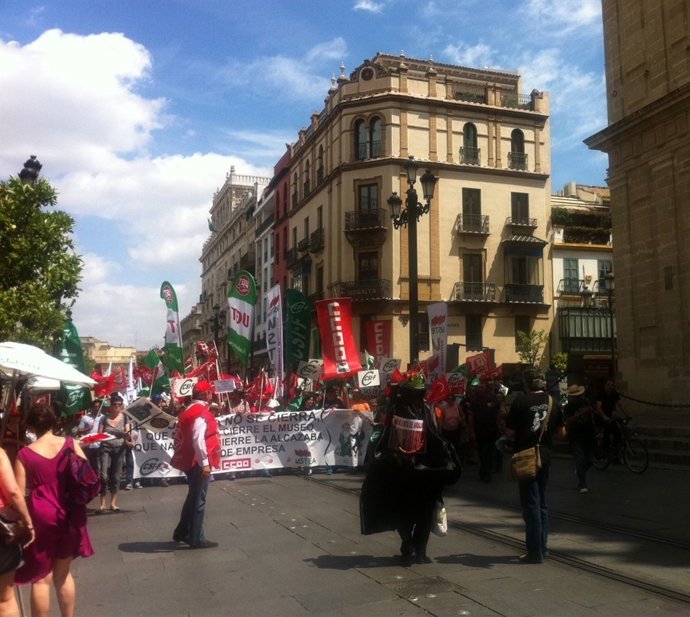 Trabajadores de los museos se manifiestan en Sevilla