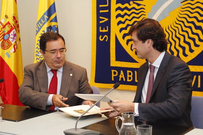Firma del acuerdo entre la UPO y VS Energy Tech