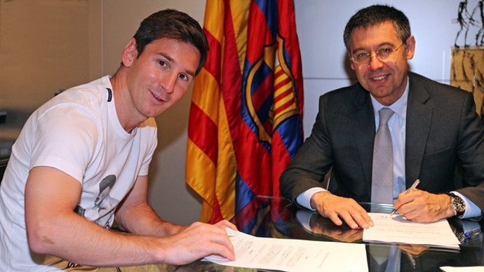 Leo Messi Josep Maria Bartomeu contrato firma renovación Barcelona