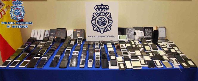 Expositor de móviles robados