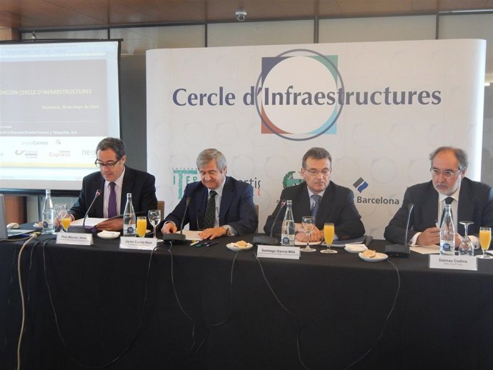 (Por La Izq)El Diputado De Ciu P.Macias, J.Cuesta, Presidente De Correos, 