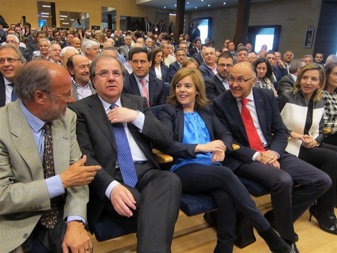 Sáenz de Santamaría en el acto electoral con empresarios