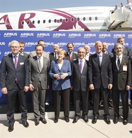 Angela Merkel con directivos de Airbus Group