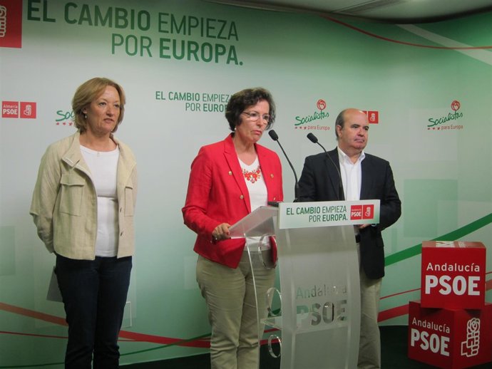 Mari Carmen Ortiz, Gracia Fernández y Gaspar Zarrías (PSOE)