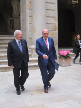El ministro J. Fernández y el pte.De la Cámara de Comercio de BCN Miquel Valls