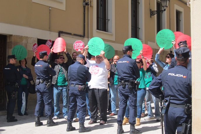 Protestas contra Cañete