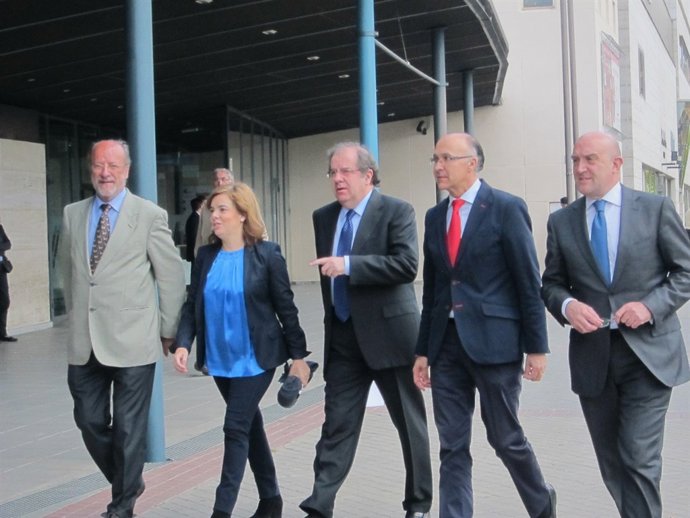 Ruiz Madrino acompaña a la vicepresidenta a su llegada a Valladolid