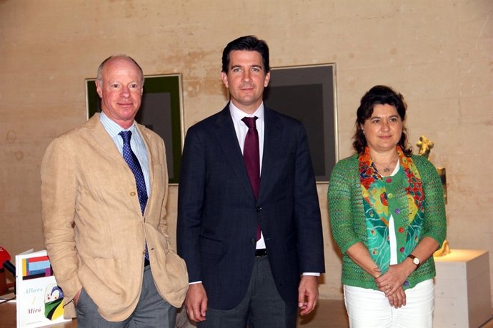 Fox Weber, Gilet y Cámara