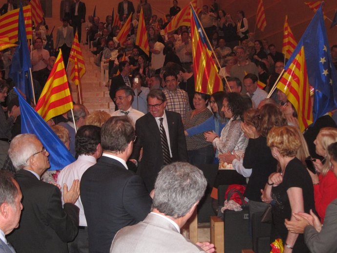 R.Tremosa y el pte.Artur Mas en campaña electoral de CiU