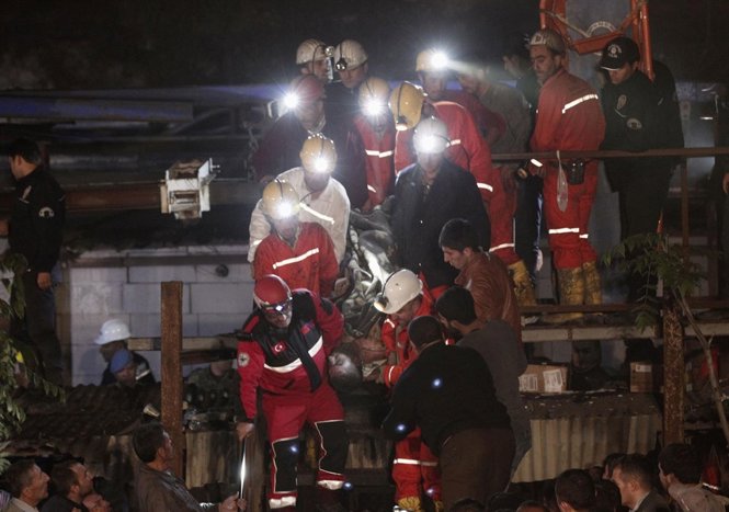 EXPLOSIÓN EN UNA MINA DE SOMA (TURQUÍA)