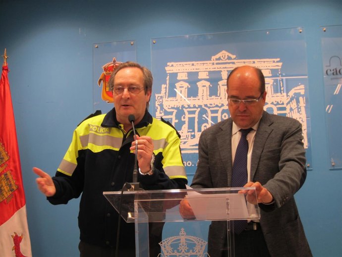 Pacheco Y El Jefe De La Policía Local De Cáceres