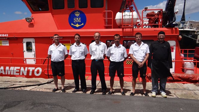 Tripulantes de la guardamar 'Calíope' de Salvamento Marítimo