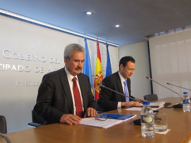 Torre (izquierda) y Martínez, durante la rueda de prensa. 