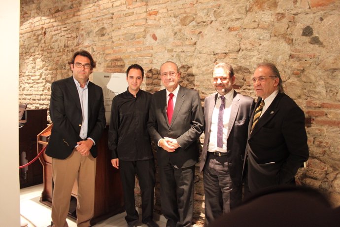 Miguel A. Piédrola, Jesús Reina, Francisco de la Torre y otros