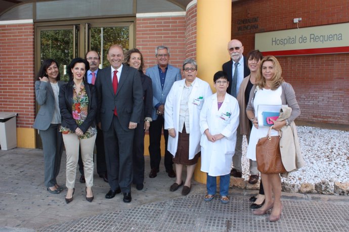 Ibáñez durante su visita al Hospital de Requena (Valencia).