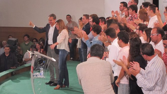 La presidenta de la Junta de Andalucía, Susana Díaz, y Rodríguez Zapatero.